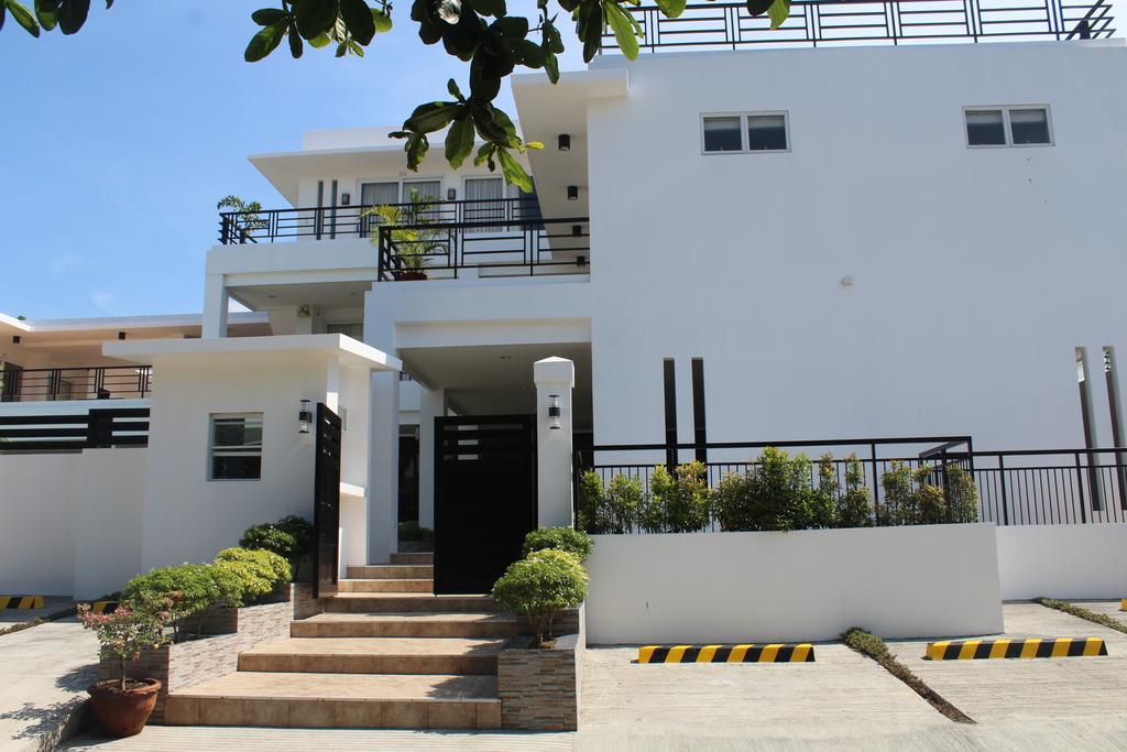 Be-Ing Suites Davao Exterior photo