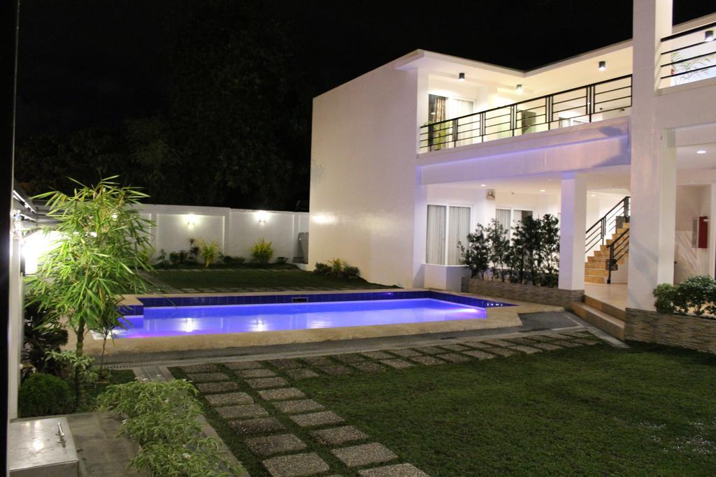 Be-Ing Suites Davao Exterior photo