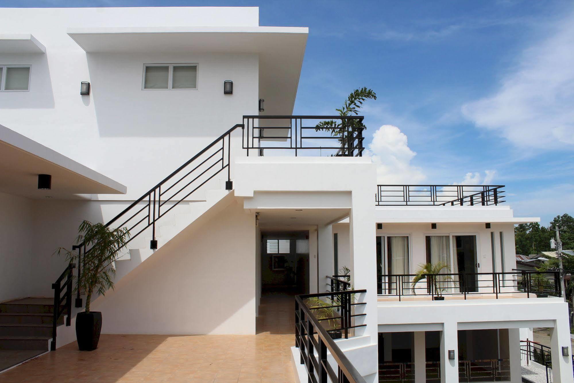Be-Ing Suites Davao Exterior photo